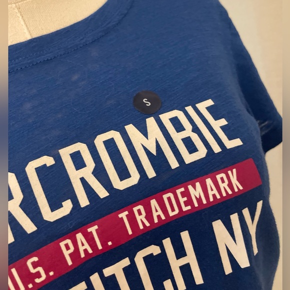 BNWT Abercrombie & Fitch Tee - Picture 4 of 4